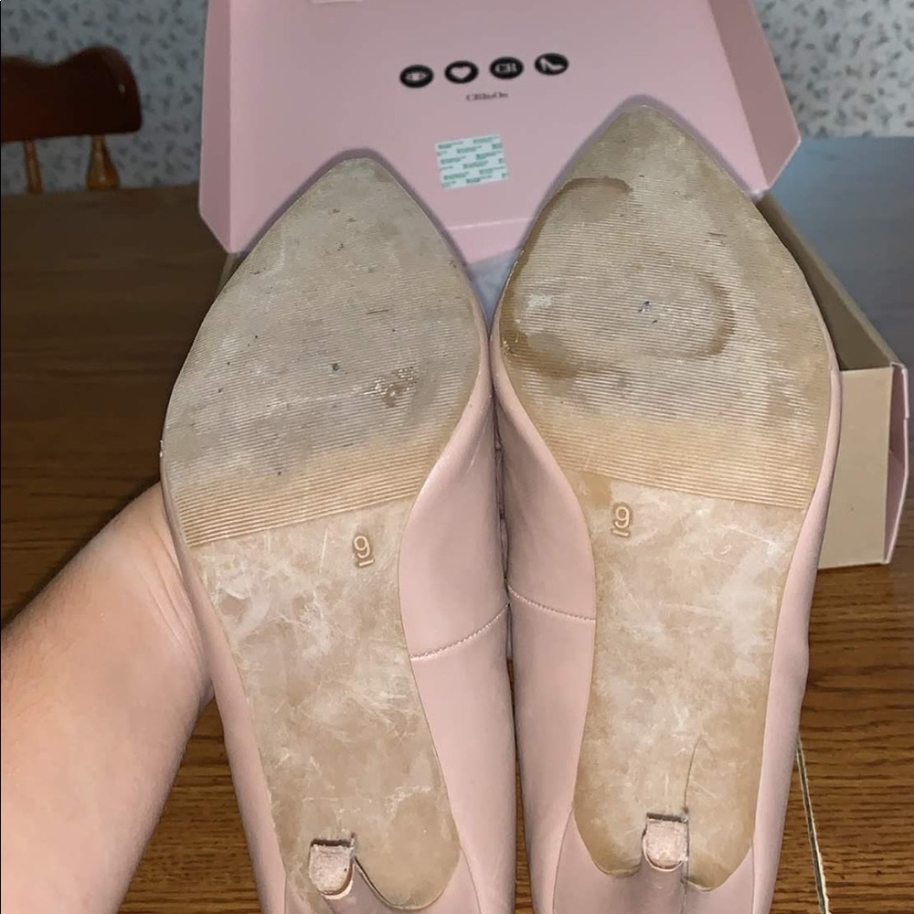 Heels - Picture 3 of 3
